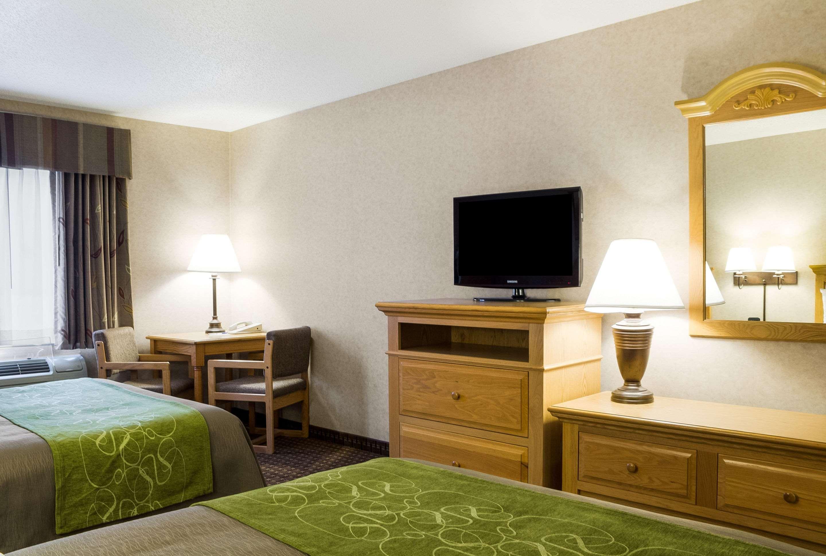 Comfort Inn & Suites Custer Exterior photo