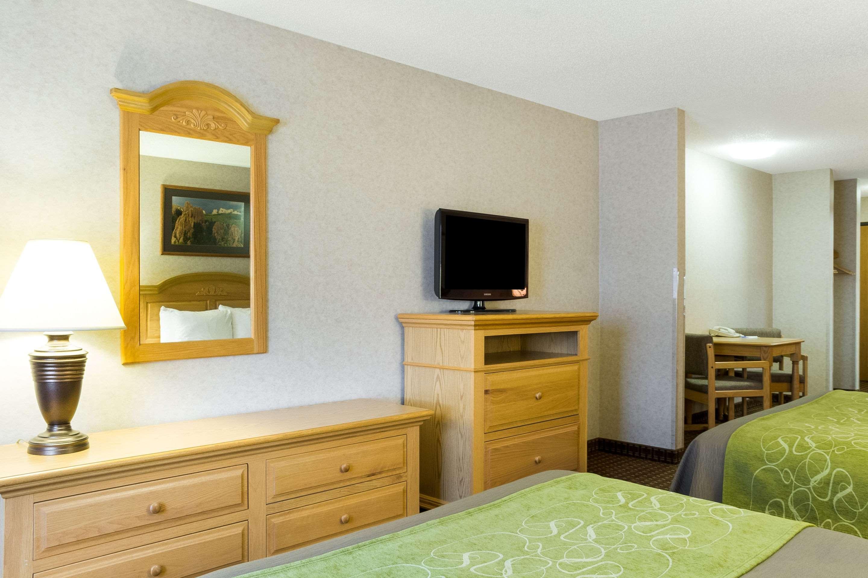 Comfort Inn & Suites Custer Exterior photo