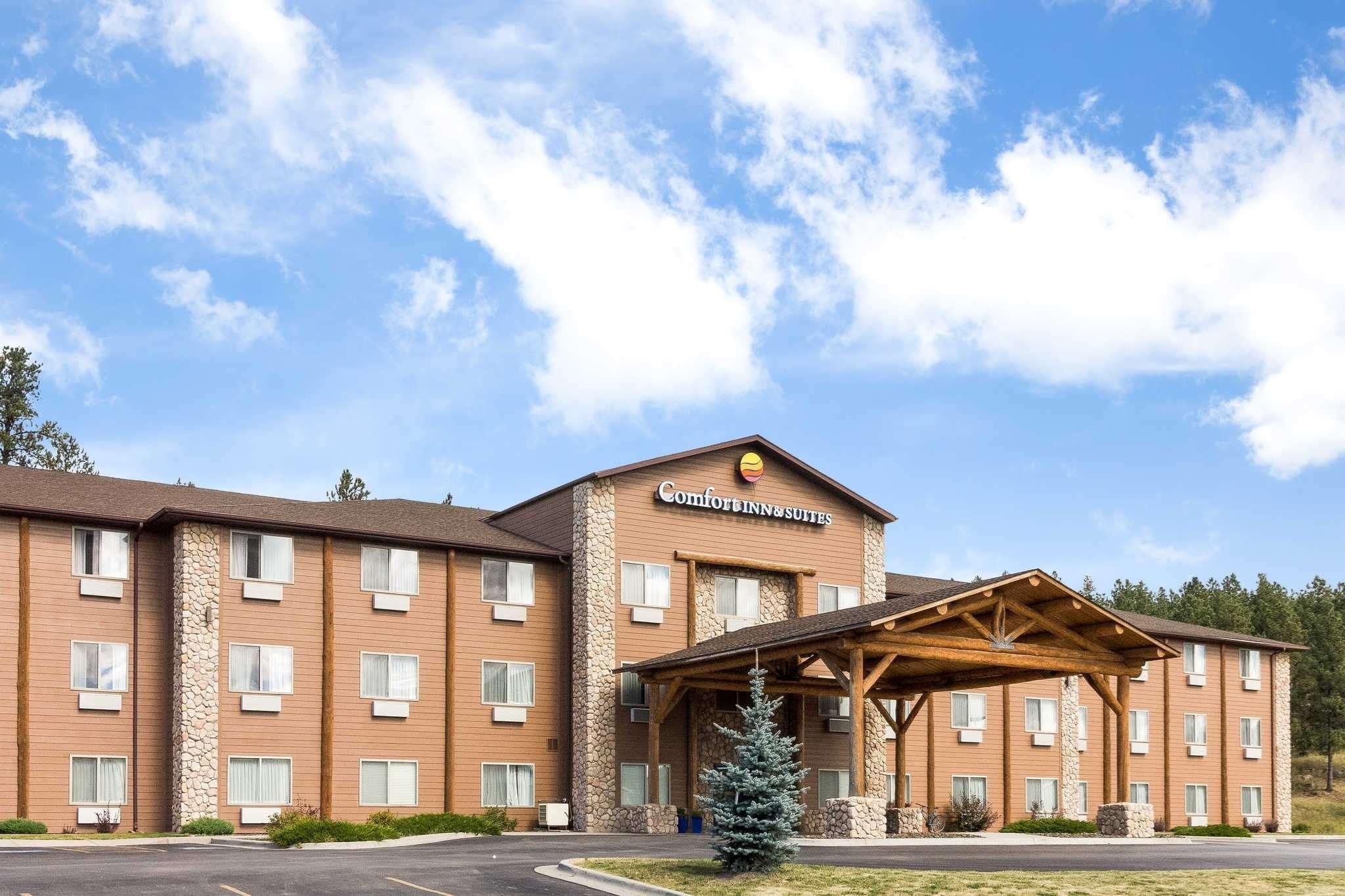 Comfort Inn & Suites Custer Exterior photo