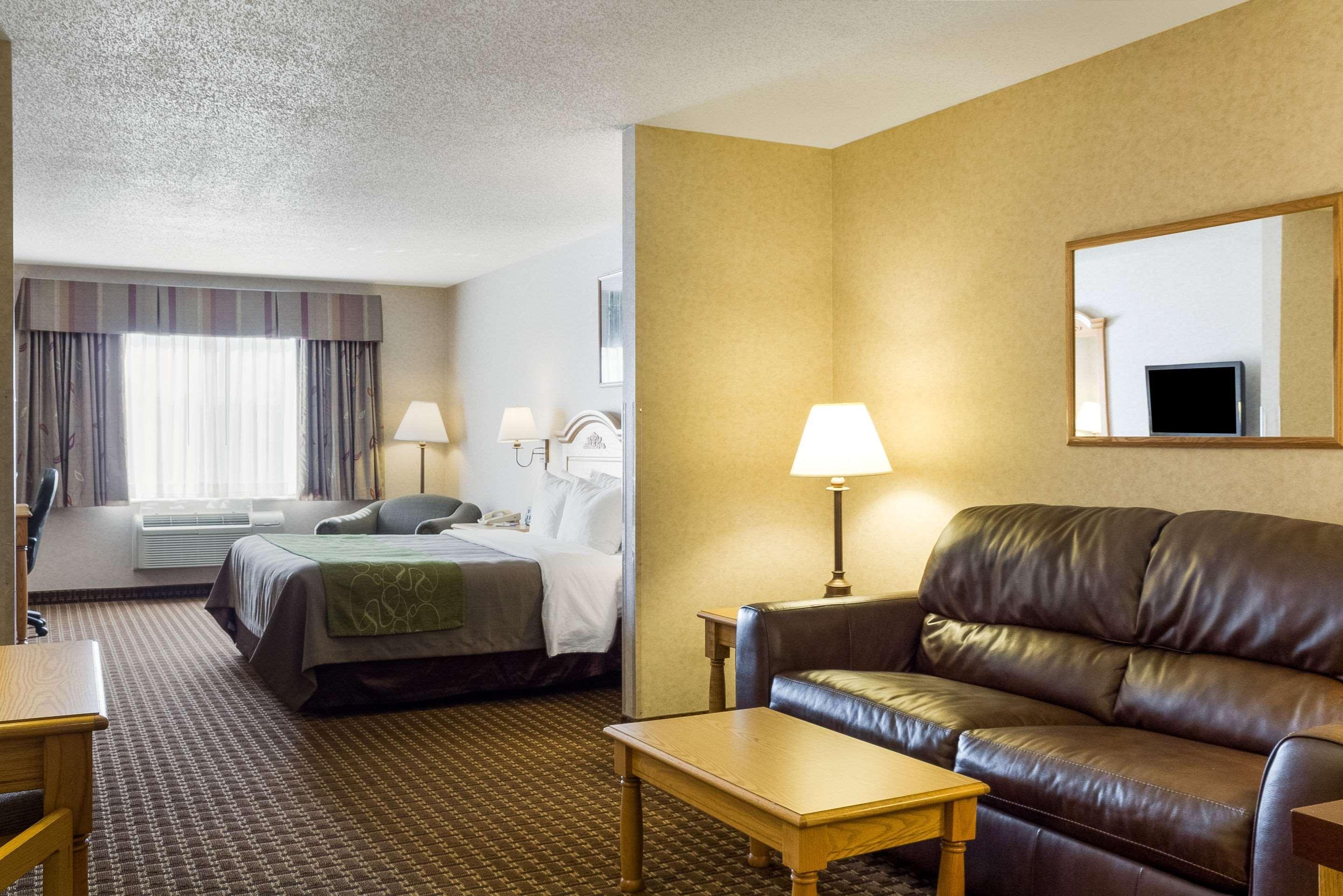 Comfort Inn & Suites Custer Exterior photo